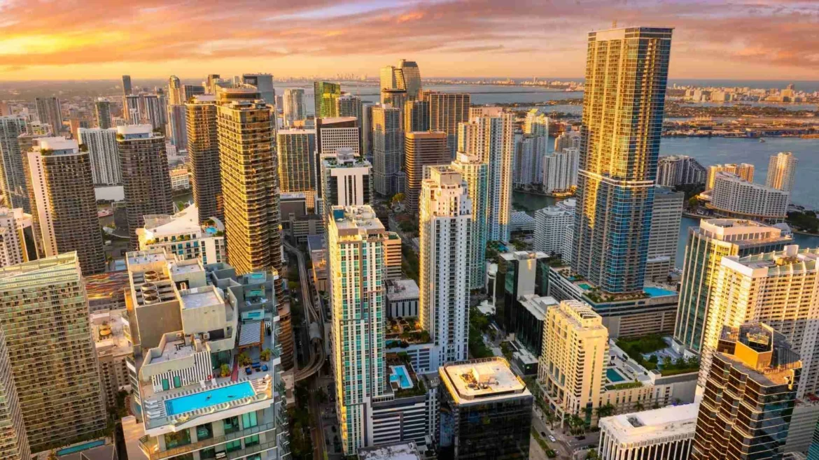How to Start a Business in Miami as a Foreigner – Brickell Miami financial district skyline at sunset.